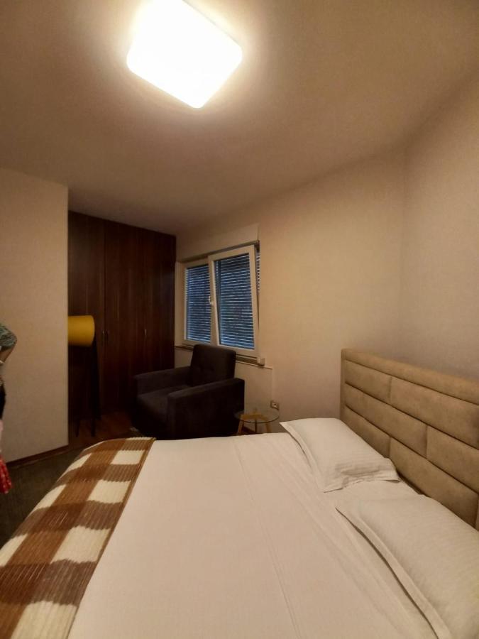 Penthouse Rooms & Aparts Tirana Exterior photo