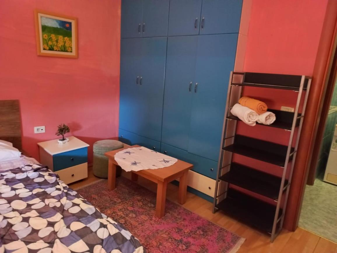Penthouse Rooms & Aparts Tirana Exterior photo